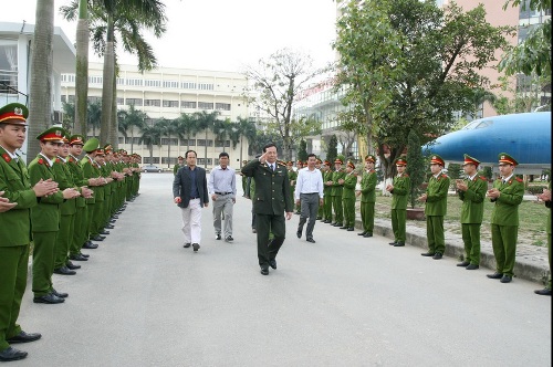 Giám đốc Công an tỉnh Bắc Giang chúc tết cán bộ, chiến sỹ Êv88 chào đón năm mới 2026